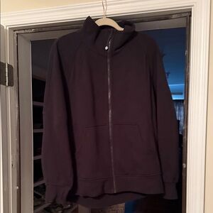 Lululemon full-zip oversized scuba sweater shirt. Medium/large